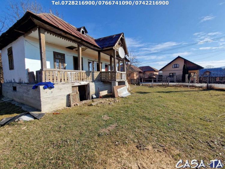 Casă individuală cu 3 camere cu Teren 3346 Mp în Central