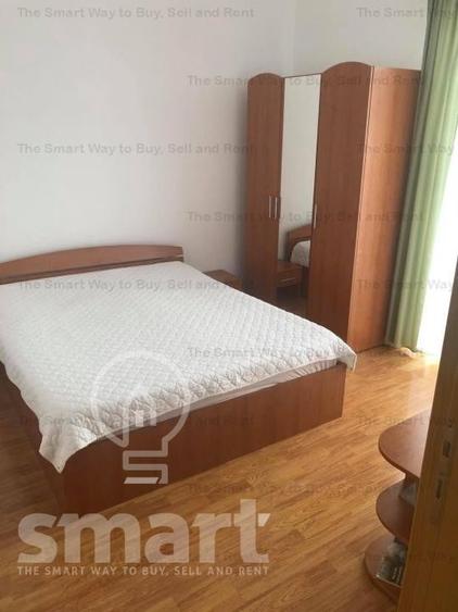 Apartament cu 3 camere semidecomandat în Plopilor