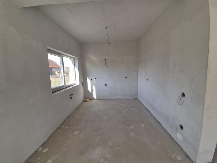 Duplex cu 4 camere cu Canalizare în Gilău