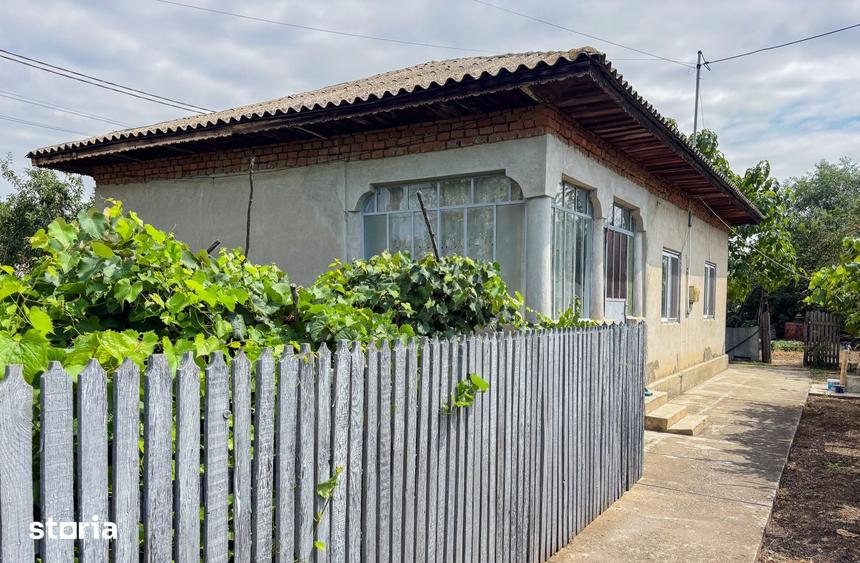 Casă cu 6 camere cu Teren 1247 Mp în Frăsinet