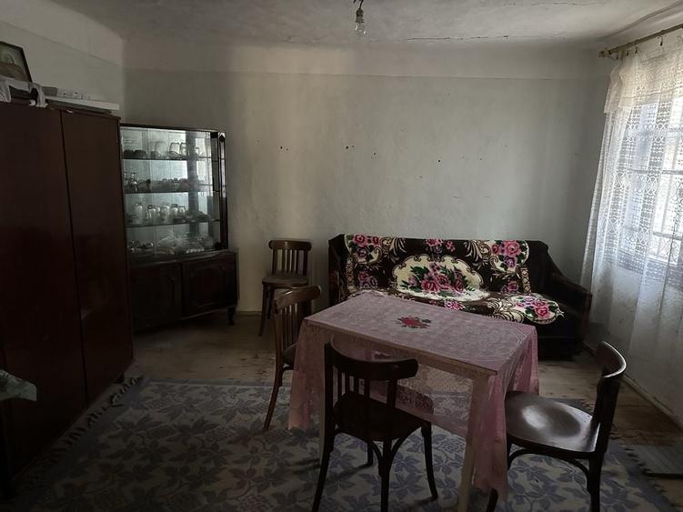 Casă cu 4 camere în Drincea