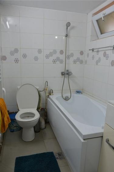 Casă cu 4 camere cu Teren 145 Mp în Central