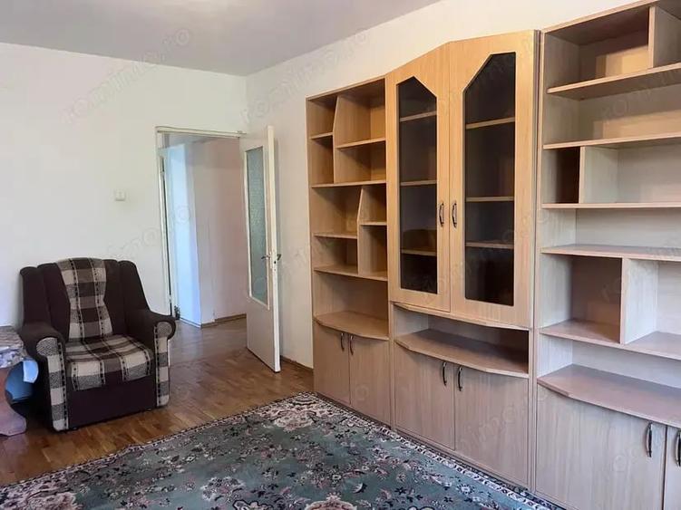 Apartament cu 2 camere decomandat în Liliacului