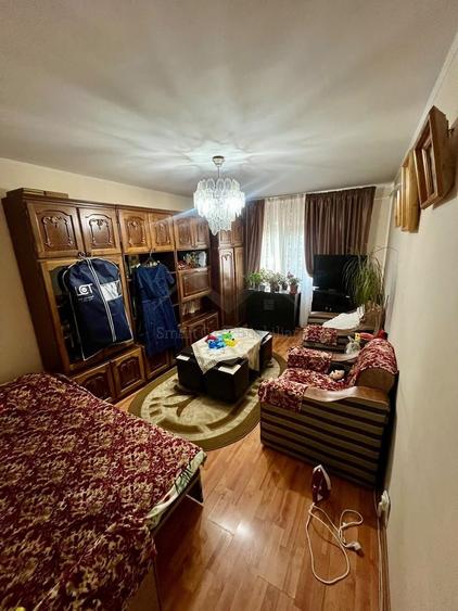 Apartament cu 2 camere decomandat în Nicolina
