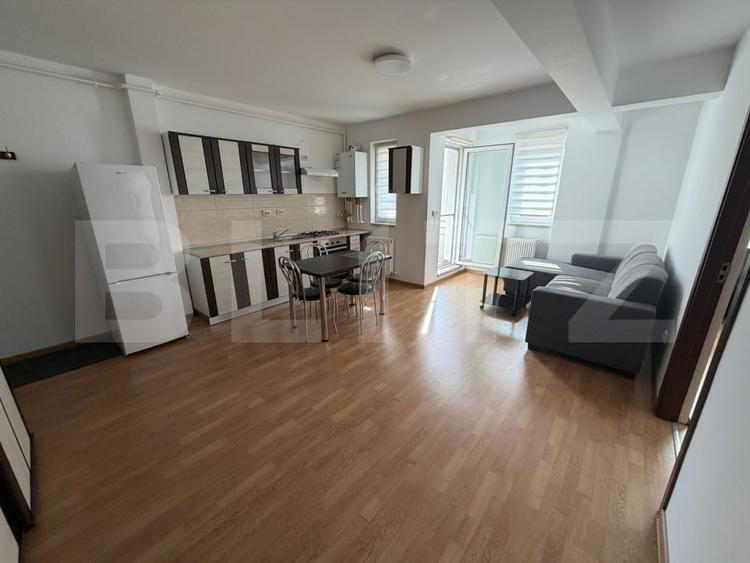 Apartament cu 2 camere semidecomandat, mobilat în Florești