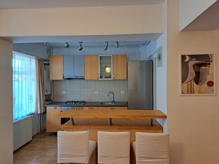 Apartament cu 2 camere decomandat în Mogoșoaia