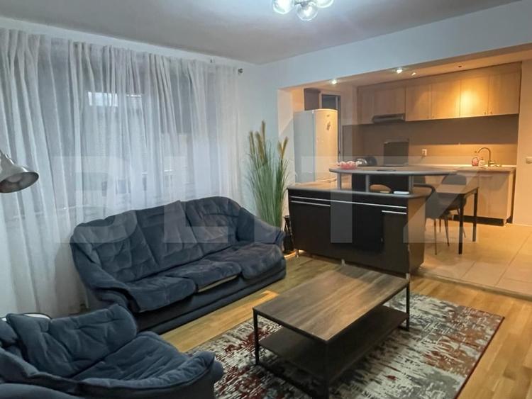 Apartament cu 3 camere decomandat, mobilat în Ultracentral