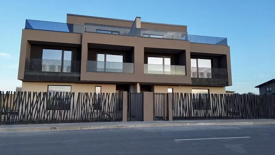 Casă cu 4 camere cu Teren 200 Mp în Central
