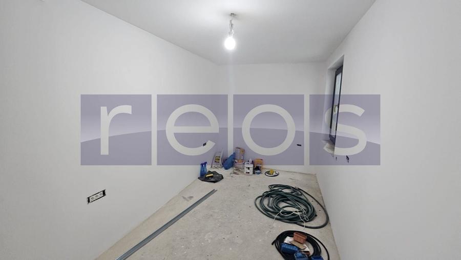 Casă individuală cu 9 camere cu Canalizare în Drumul Sării