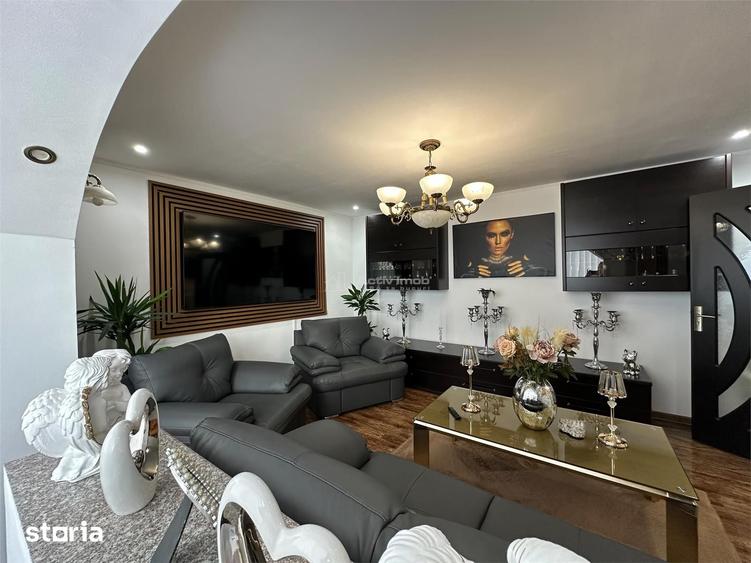 Apartament cu 3 camere decomandat în Sud