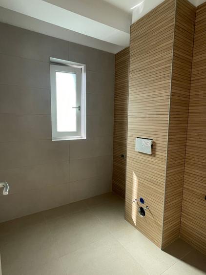 Casă individuală cu 4 camere cu Canalizare în Central