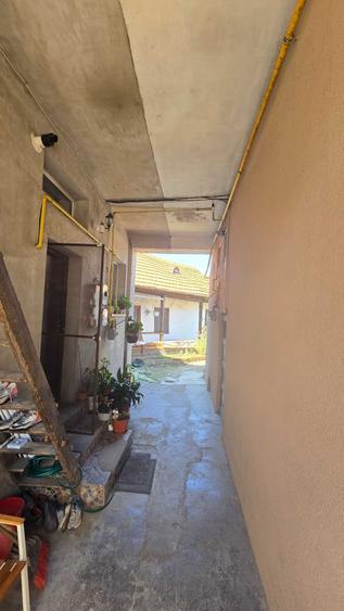 Casă cu 2 camere cu Teren 80 Mp în Central