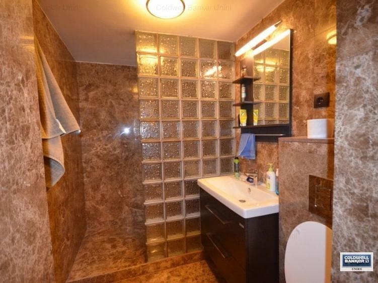 Apartament cu 3 camere semidecomandat, mobilat în 13 Septembrie