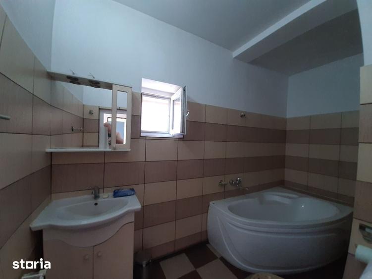 Casă cu 4 camere cu Teren 360 Mp în Burdea