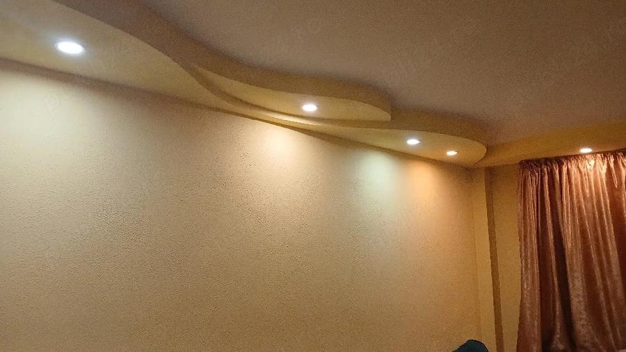 Apartament cu 3 camere decomandat în