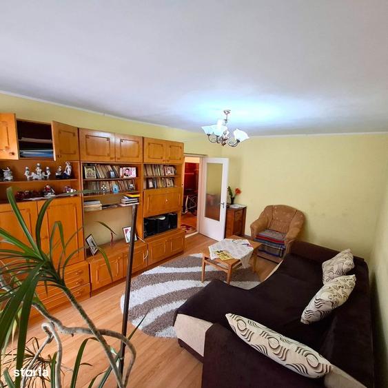 Apartament cu 3 camere decomandat în Central