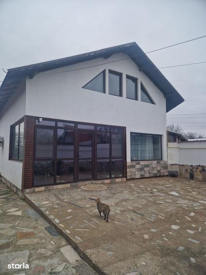 Casă cu 4 camere cu Teren 870 Mp în Mărăcineni