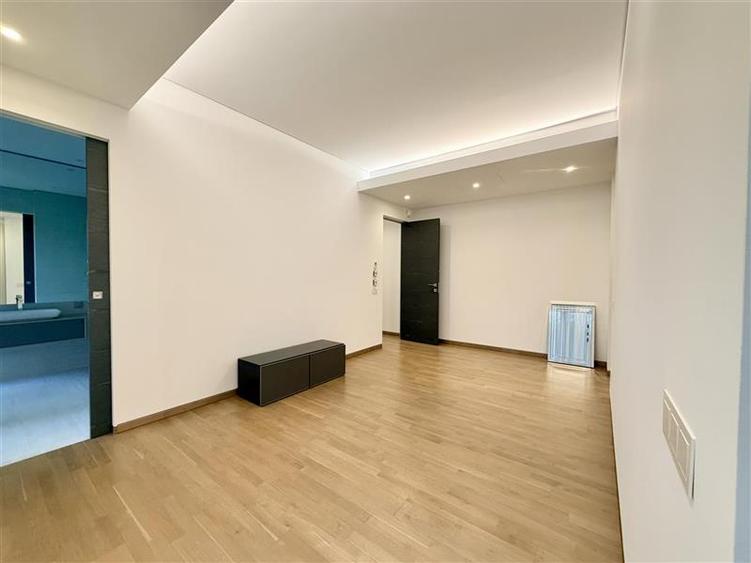 Apartament cu 4 camere decomandat, mobilat în Primăverii