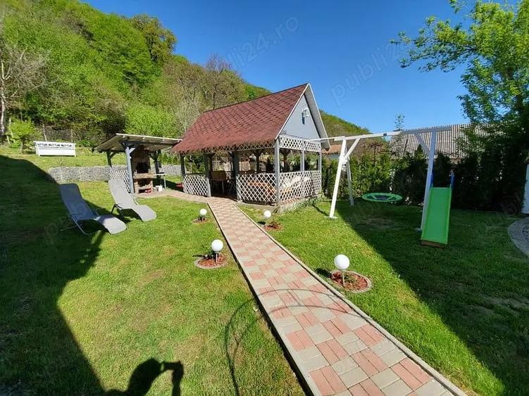 Casă cu 6 camere cu Teren 900 Mp în Central