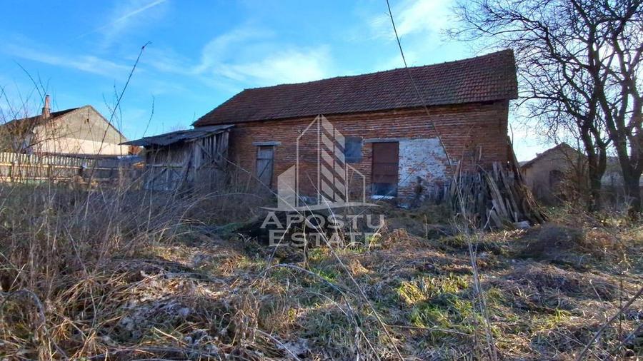 Casa de caramida in Tela si Teren Generos de 4320 mp - 3