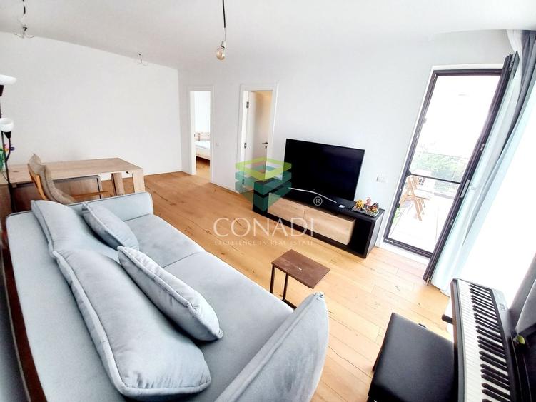 Apartament cu 3 camere semidecomandat în Aviației