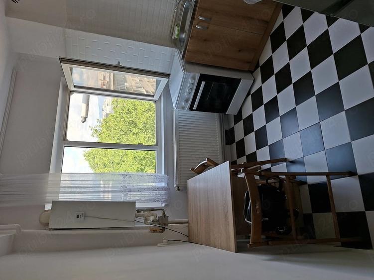 Garsonieră decomandată în Central