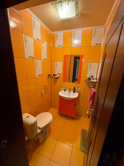 Apartament cu 3 camere decomandat în Periferie