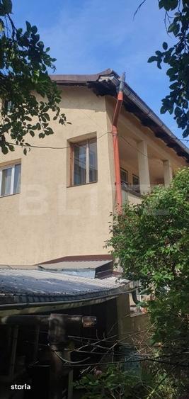 Casă cu 5 camere cu Teren 240 Mp în Central