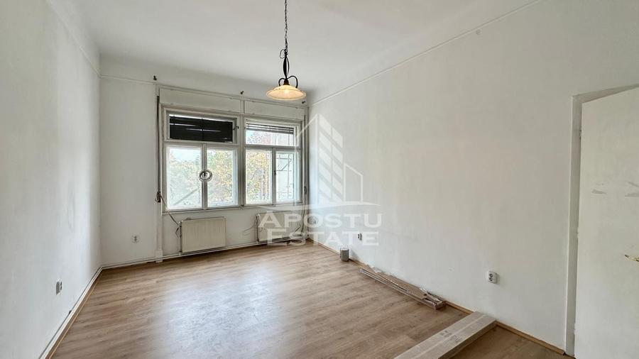 Apartament cu 2 camere decomandat, mobilat în Elisabetin