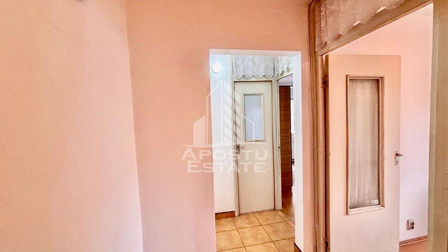 Apartament cu 3 camere decomandat, mobilat în Soarelui