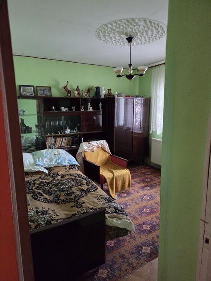 Apartament cu 3 camere decomandat în Stana