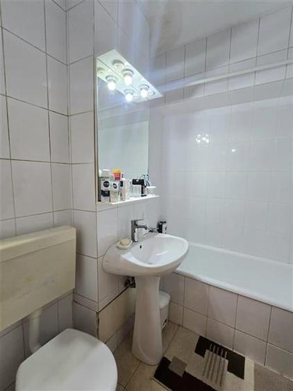 Apartament cu 3 camere decomandat în 1 Mai