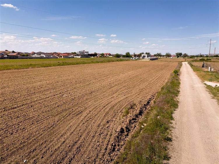 Teren intravilan de 860 mp, în Sântandrei
