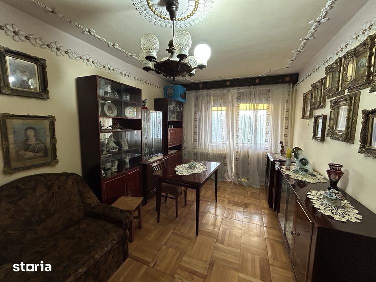 Apartament cu 4 camere decomandat în Ultracentral
