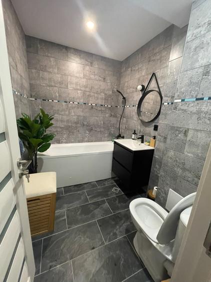 Apartament cu 2 camere semidecomandat, mobilat în Florești