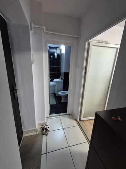 Garsonieră decomandată în Central