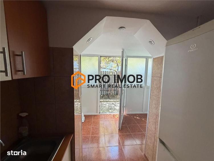 Casă cu 3 camere decomandat în Băceni