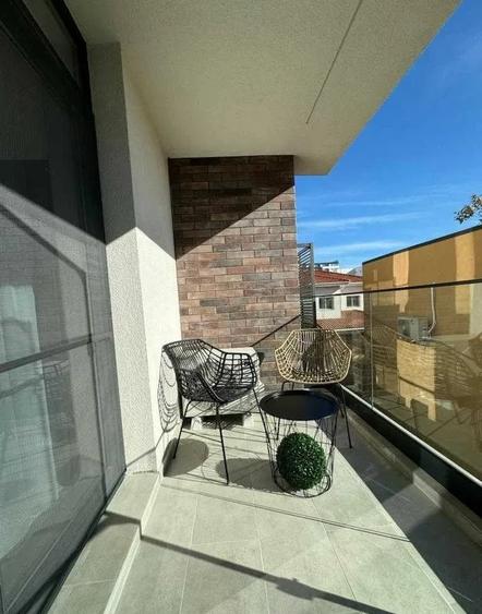 Apartament cu 2 camere decomandat, mobilat în Mamaia