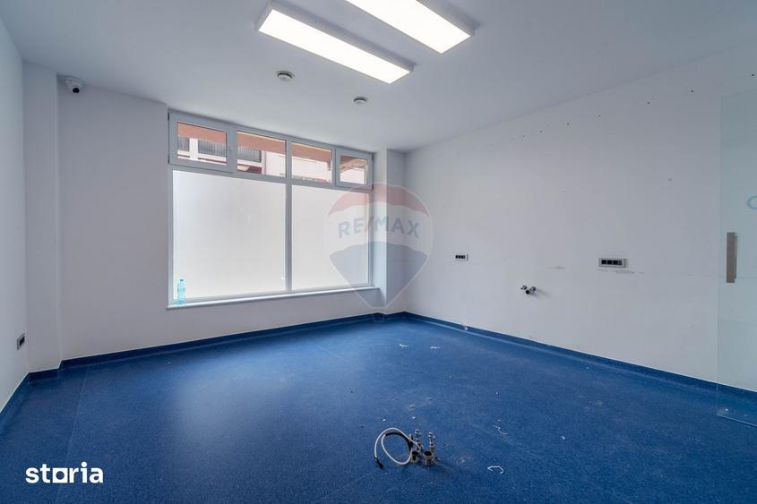 COMISION 0% Spatiu comercial - 156mp - DE INCHIRIAT - cabinet - 10