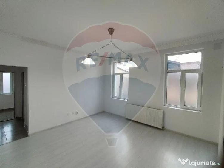 Casă cu 2 camere cu Teren 212 Mp în Dacia