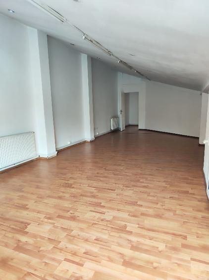 Casă individuală cu 5 camere cu Canalizare în Moșilor