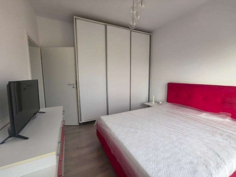 Apartament cu 3 camere semidecomandat, mobilat în Giroc