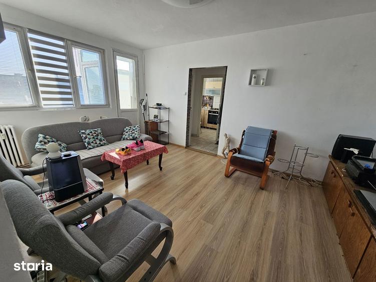 Apartament cu 2 camere semidecomandat în 1 Mai