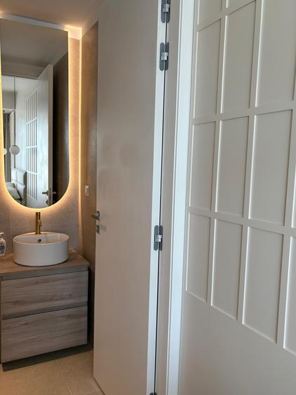Apartament cu 3 camere decomandat, mobilat în Olimp
