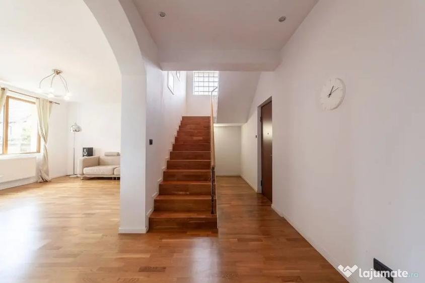 Casă cu 4 camere cu Teren 475 Mp în Găvana