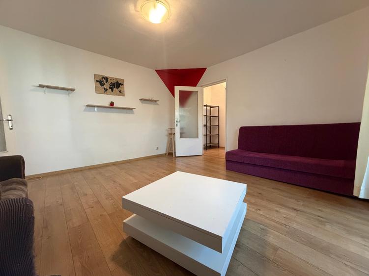 Apartament cu 2 camere semidecomandat în Soarelui