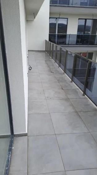 Apartament cu 2 camere decomandat, mobilat în Bulgaria