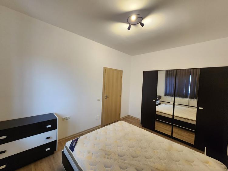 Apartament cu 2 camere semidecomandat, mobilat în Lipovei