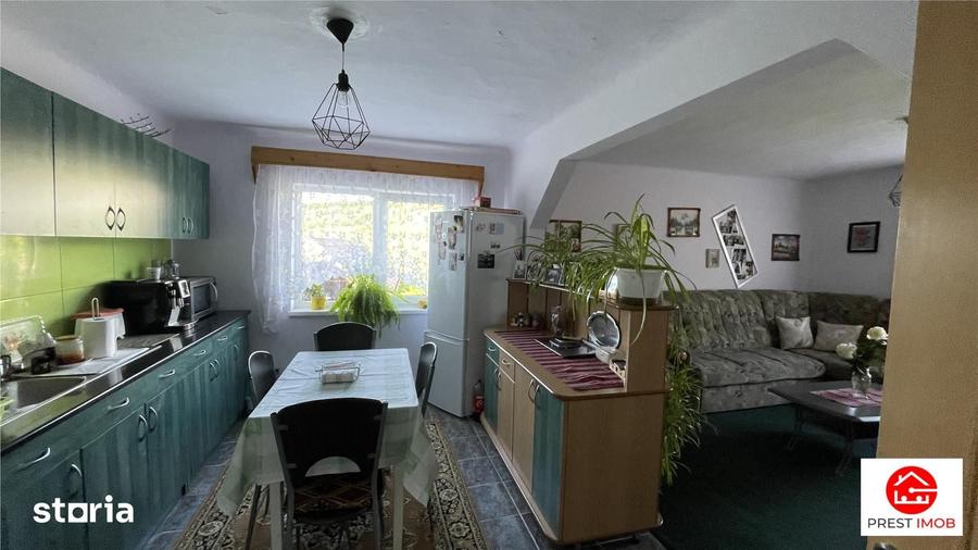 Casă cu 4 camere decomandat cu Teren 2500 Mp în Gheorghe Doja