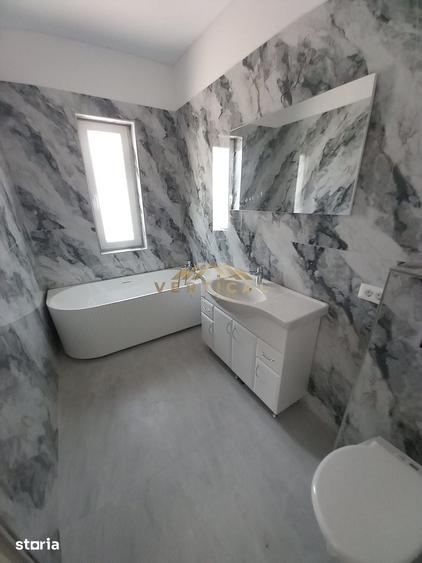 Casă cu 3 camere cu Teren 445 Mp în Central